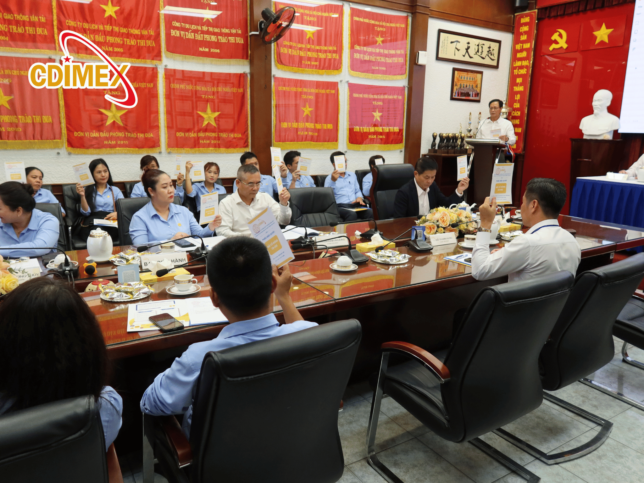 Cổ đông tiến hành bỏ phiếu bầu cử nhân sự HĐQT nhiệm kỳ 2024–2029
