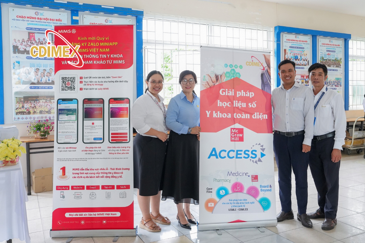 Ban tổ chức và đại diện CDIMEX chụp ảnh lưu niệm tại hội thảo